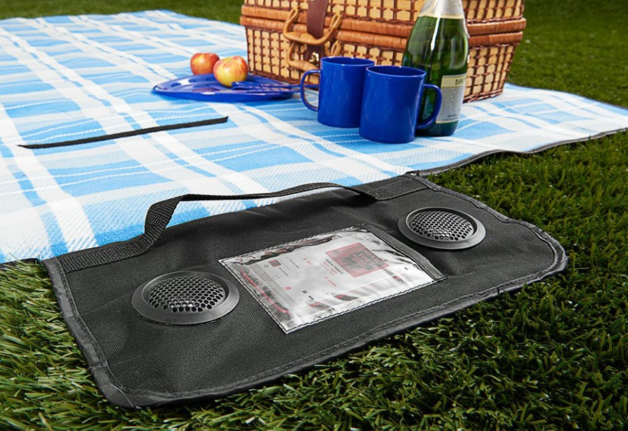 Gadgets Action Products Worldwide | Picnic Speaker Blanket