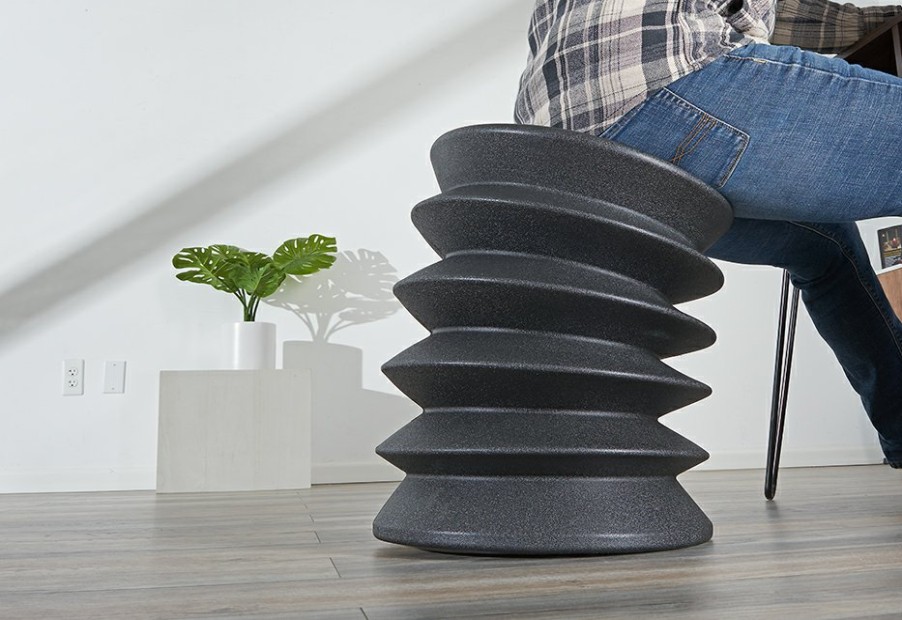 Man Cave ergoergo Inc. | Ergonomic Office Stool