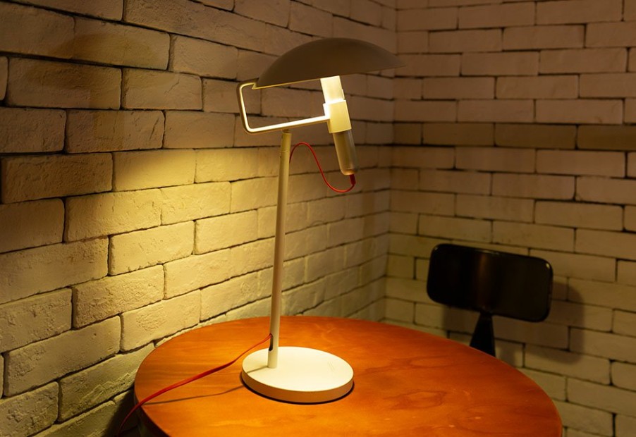 Gadgets Allocacoc Corporation | Flashlight Desk Lamp