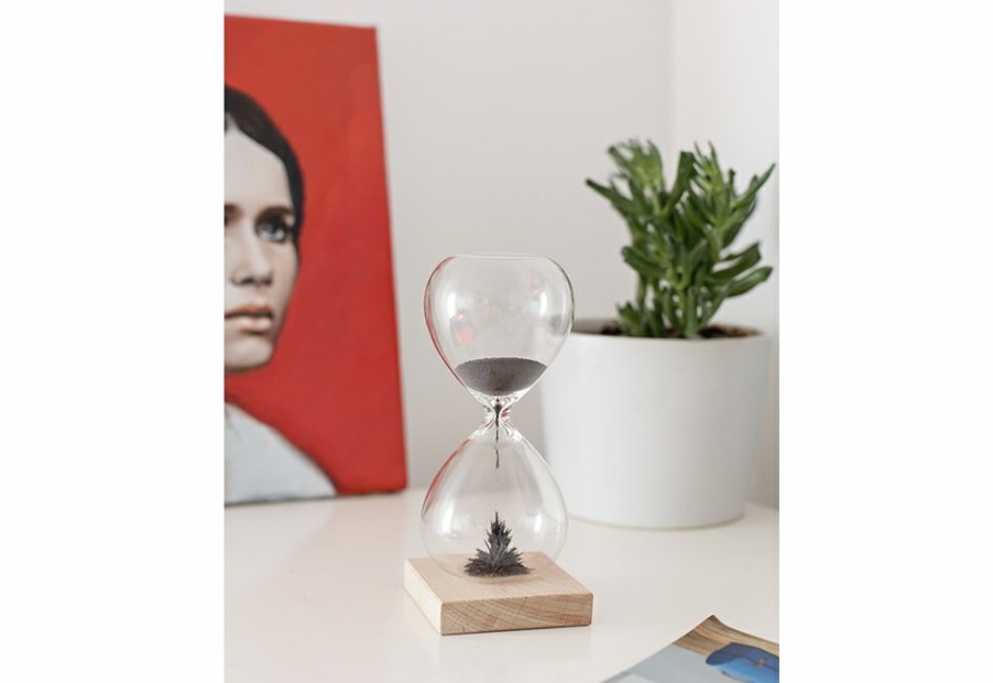 Home Kikkerland Design | Magnetic Sand Hourglass